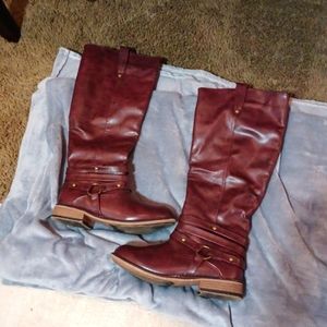 Size 7 1/2 gently used boots